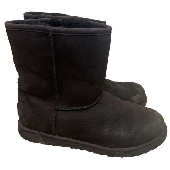 UGG Australia Short Boot Black Booties Size 5 Uggs Ankle Boots Winter Snow - Picture 1 of 8